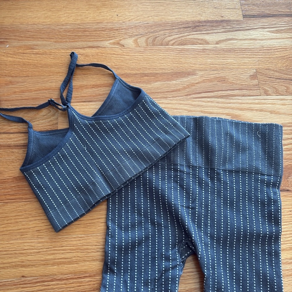 Morgan Stewart Sport pin striped workout set - Picture 4 of 4